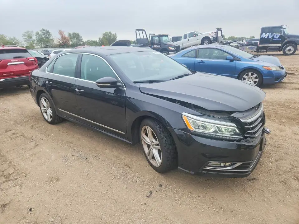 2017 VOLKSWAGEN PASSAT SE  