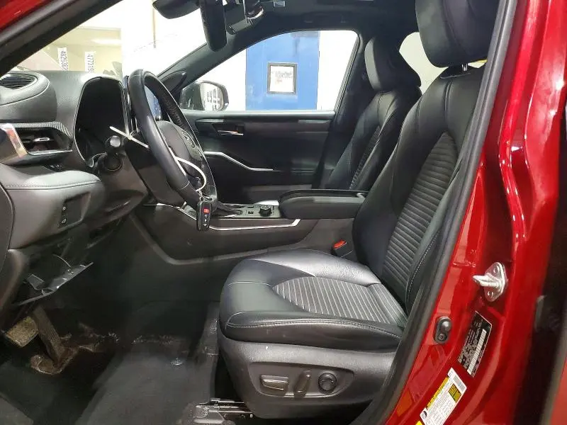 2021 TOYOTA HIGHLANDER XSE  
