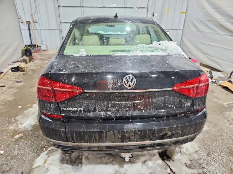 2016 VOLKSWAGEN PASSAT SE  