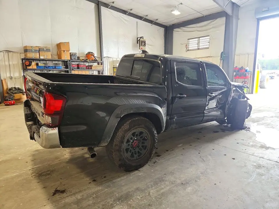 2021 TOYOTA TACOMA SR5 V6  