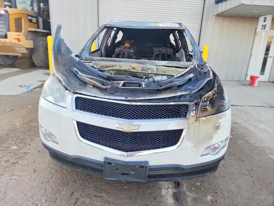 2010 CHEVROLET TRAVERSE LT  