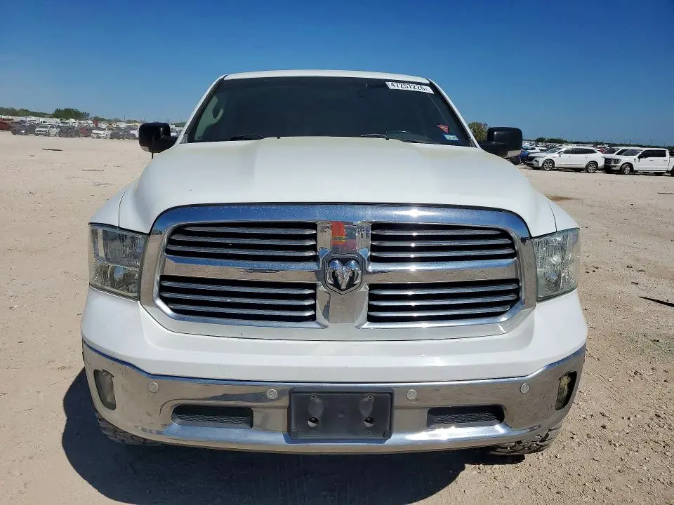 2015 RAM 1500 SLT  