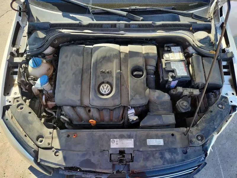 2013 VOLKSWAGEN JETTA SE  