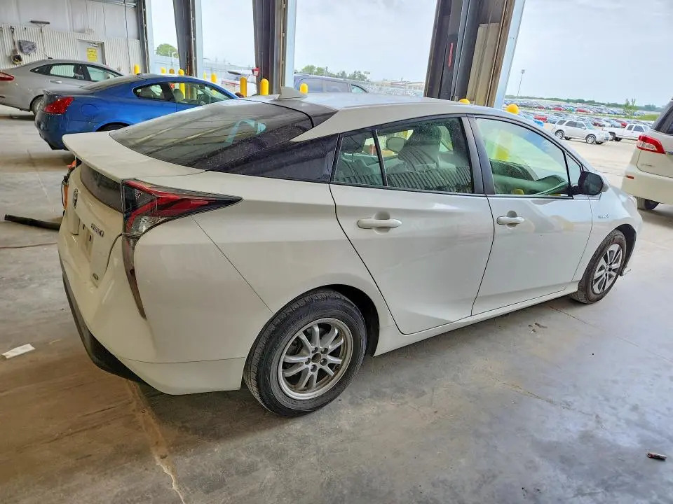 2018 TOYOTA PRIUS TWO ECO  