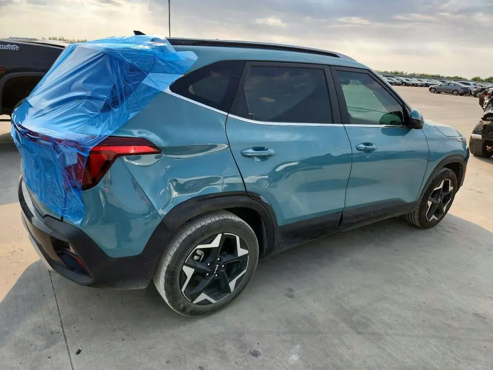 2024 KIA SELTOS EX  