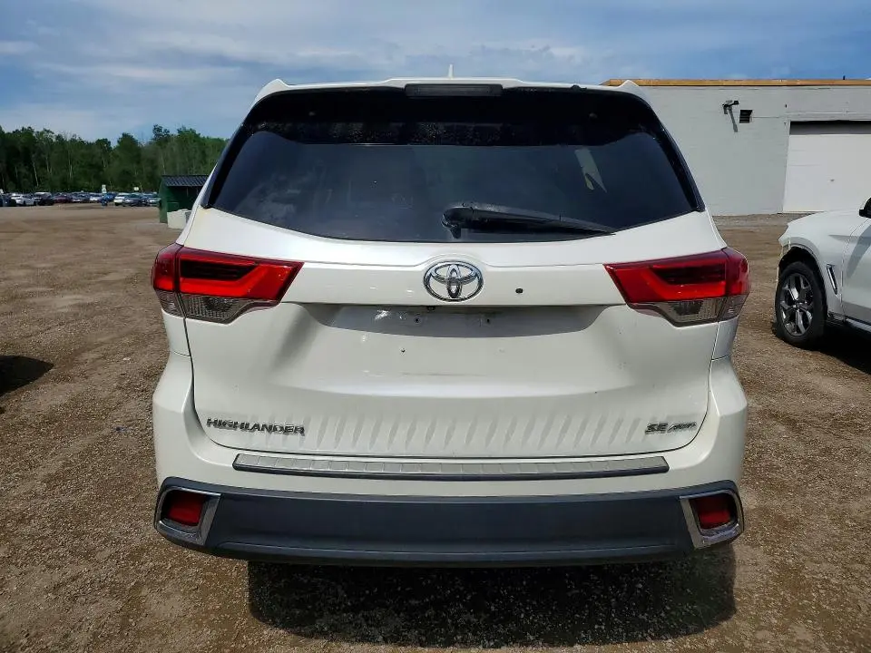 2017 TOYOTA HIGHLANDER XLE  