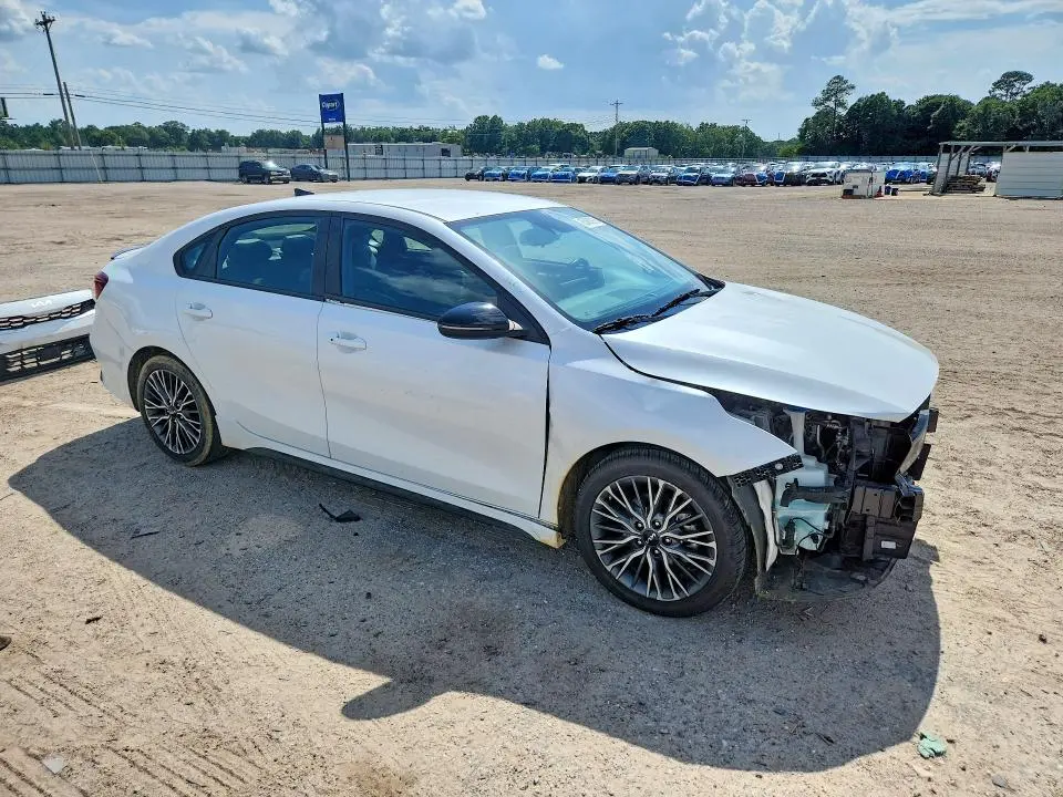 2023 KIA FORTE GT LINE  
