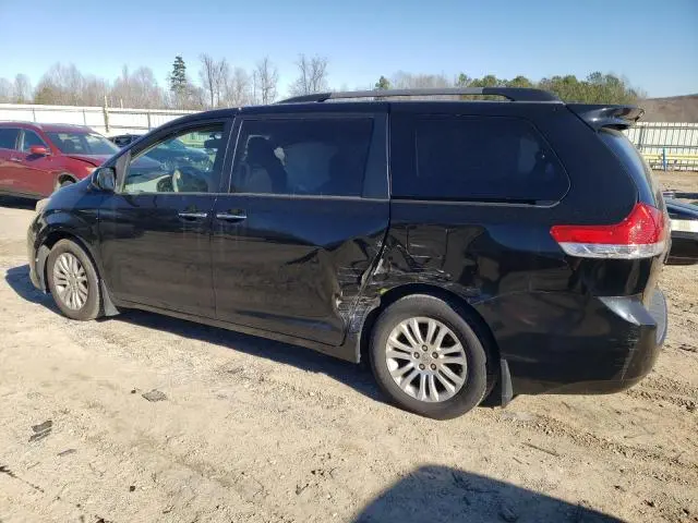 2012 TOYOTA SIENNA XLE  