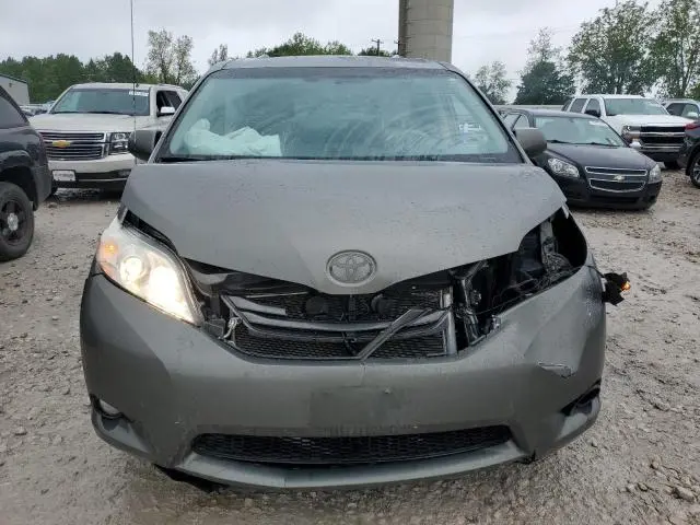 2012 TOYOTA SIENNA XLE  