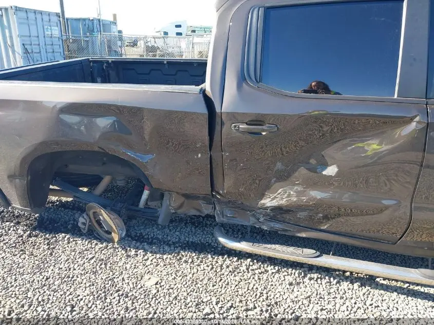 2021 CHEVROLET SILVERADO 1500 4WD  SHORT BED RST