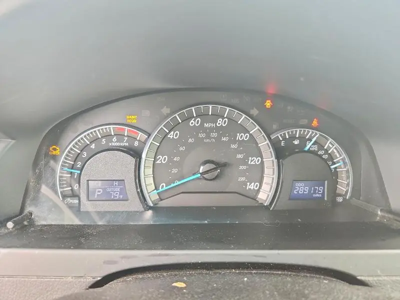 2014 TOYOTA CAMRY SE  