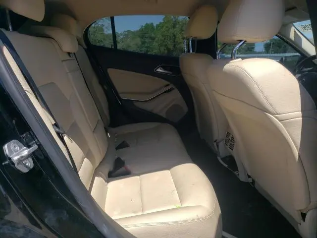 2015 MERCEDES-BENZ GLA 250  