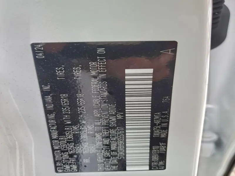 2024 TOYOTA HIGHLANDER LE  