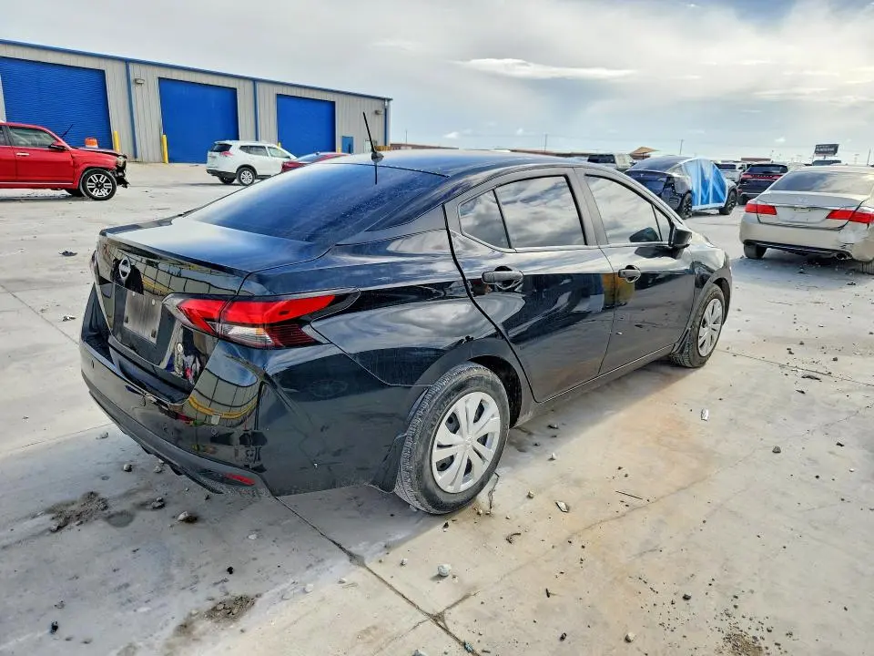 2024 NISSAN VERSA   