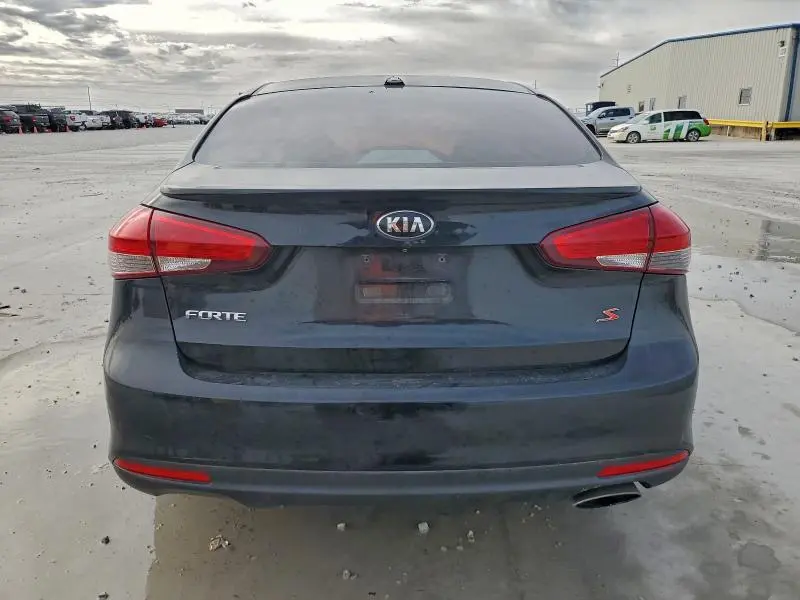 2017 KIA FORTE LX  