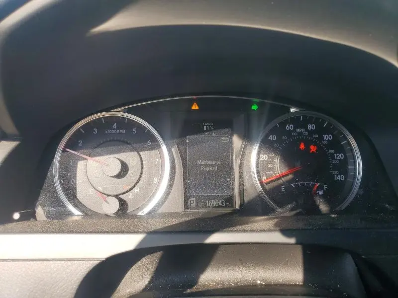2015 TOYOTA CAMRY SE  