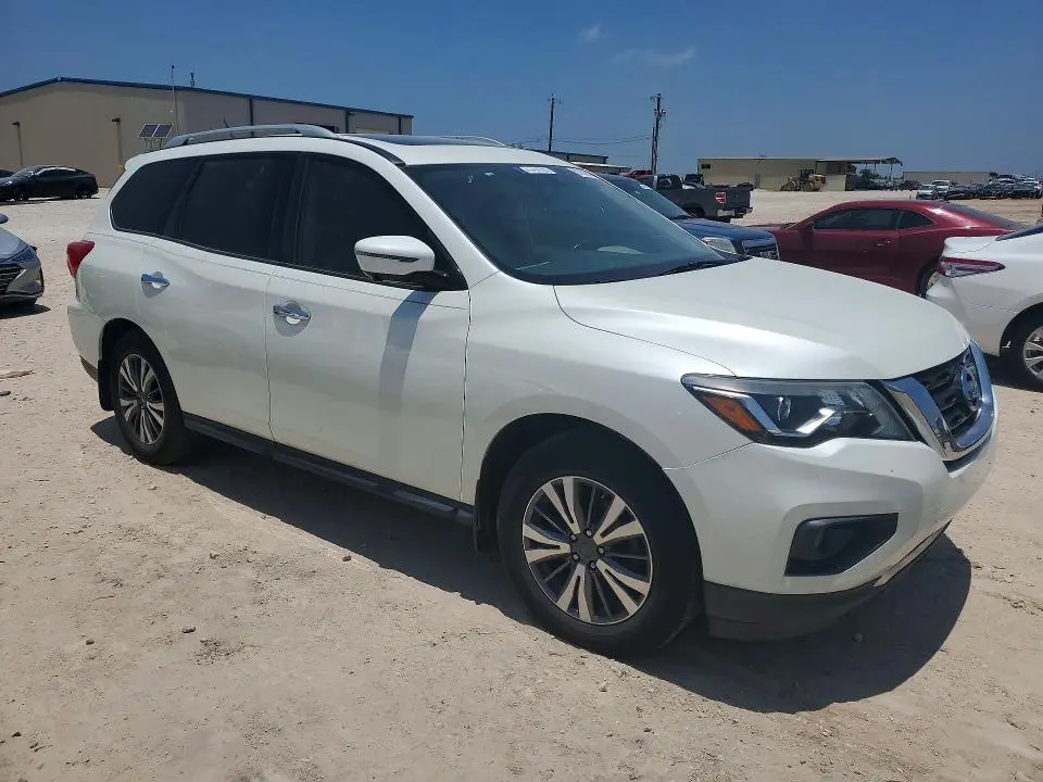 2017 NISSAN PATHFINDER SL  