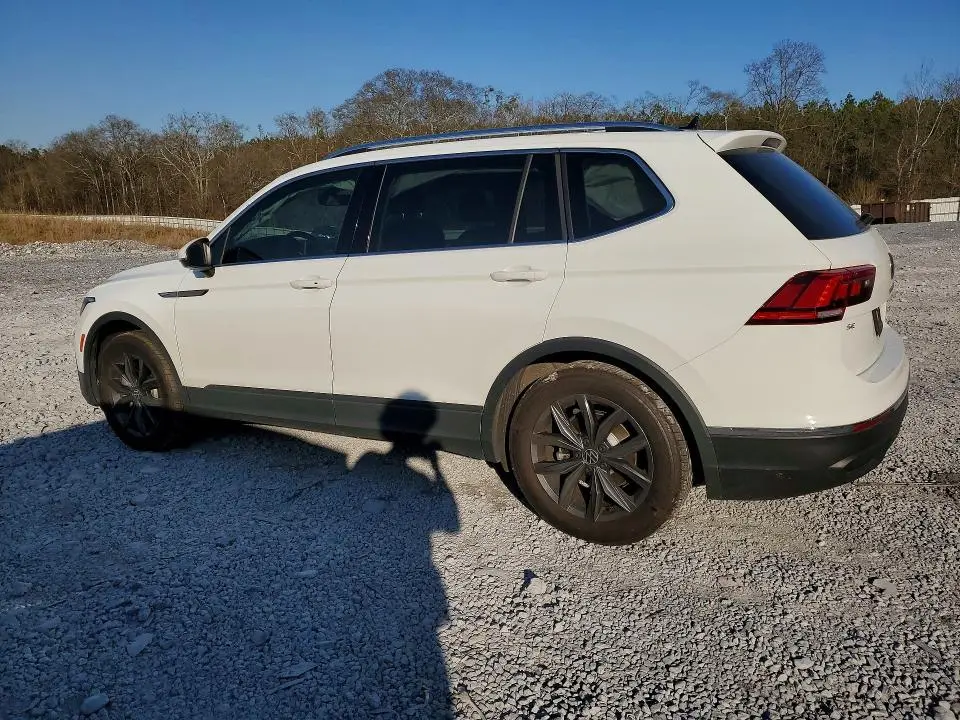 2022 VOLKSWAGEN TIGUAN SE  