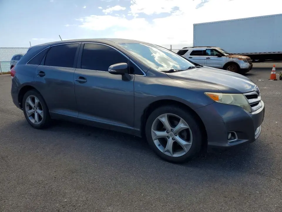 2013 TOYOTA VENZA LE  