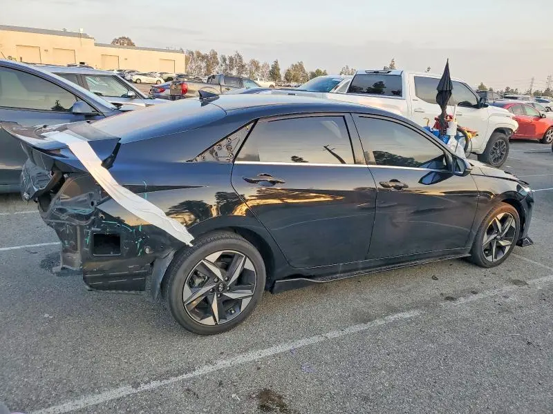 2022 HYUNDAI ELANTRA   