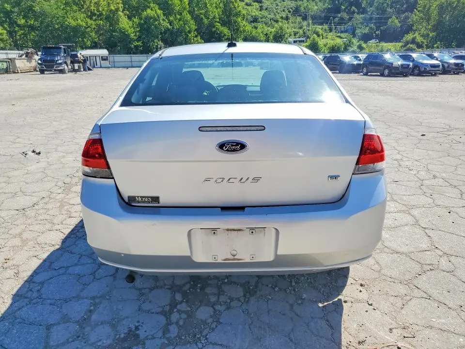 2010 FORD FOCUS SE  