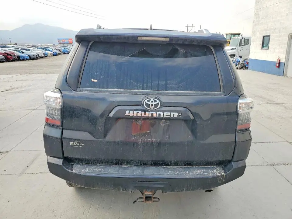 2016 TOYOTA 4RUNNER SR5  