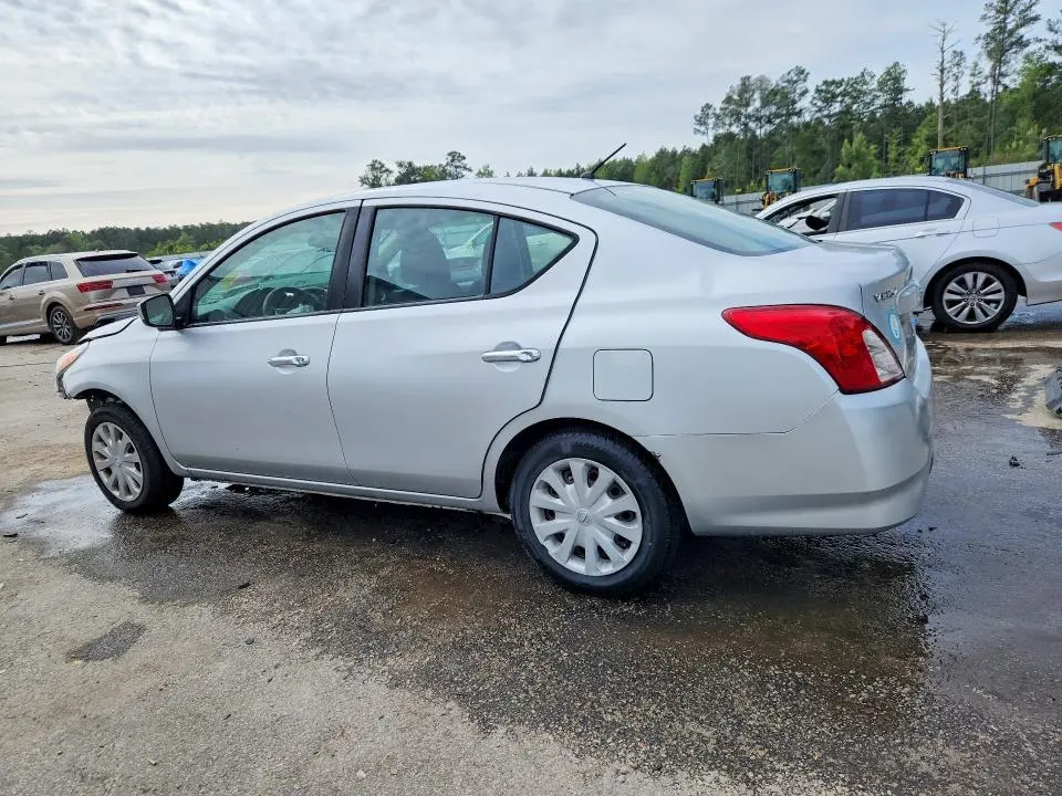 2018 NISSAN VERSA SV  