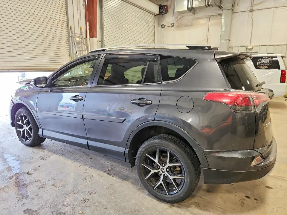 2016 TOYOTA RAV4 SE  