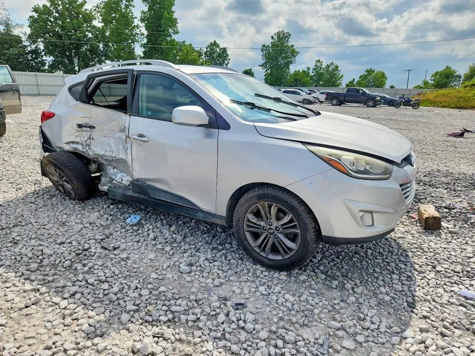 2015 HYUNDAI TUCSON SE  