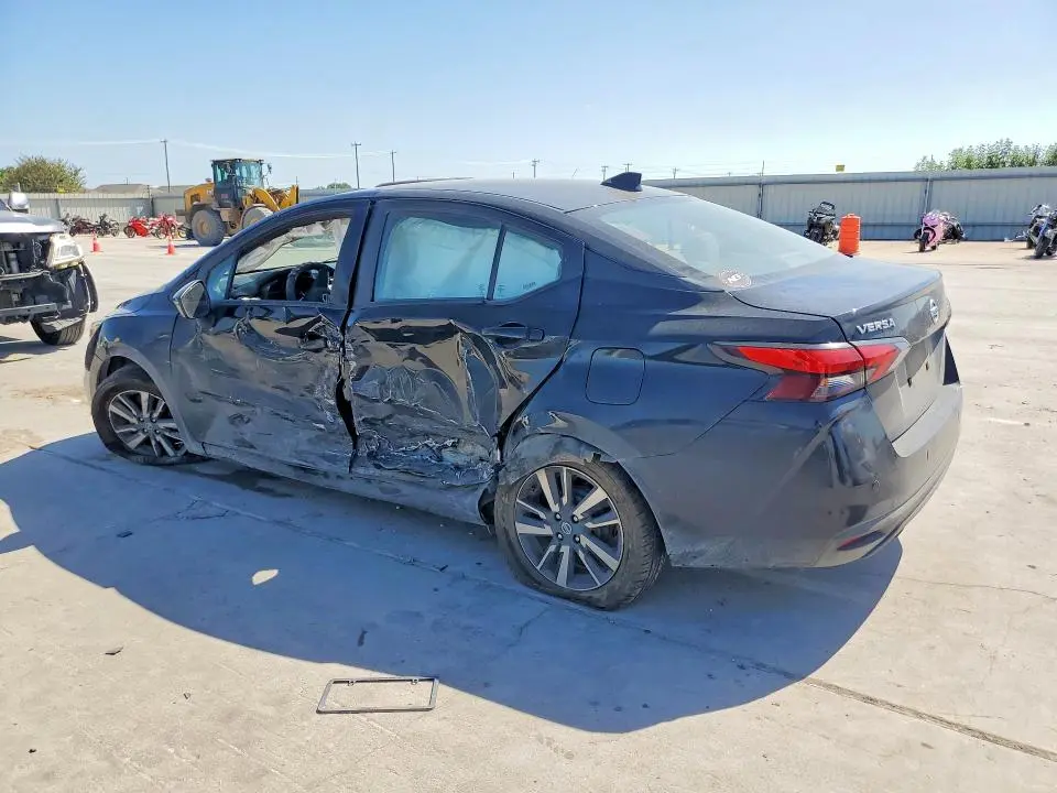 2021 NISSAN VERSA SV  