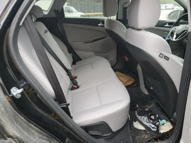 2021 HYUNDAI TUCSON SE  