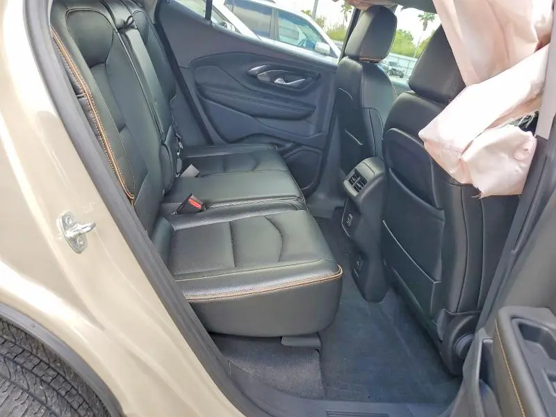 2022 GMC TERRAIN AT4  