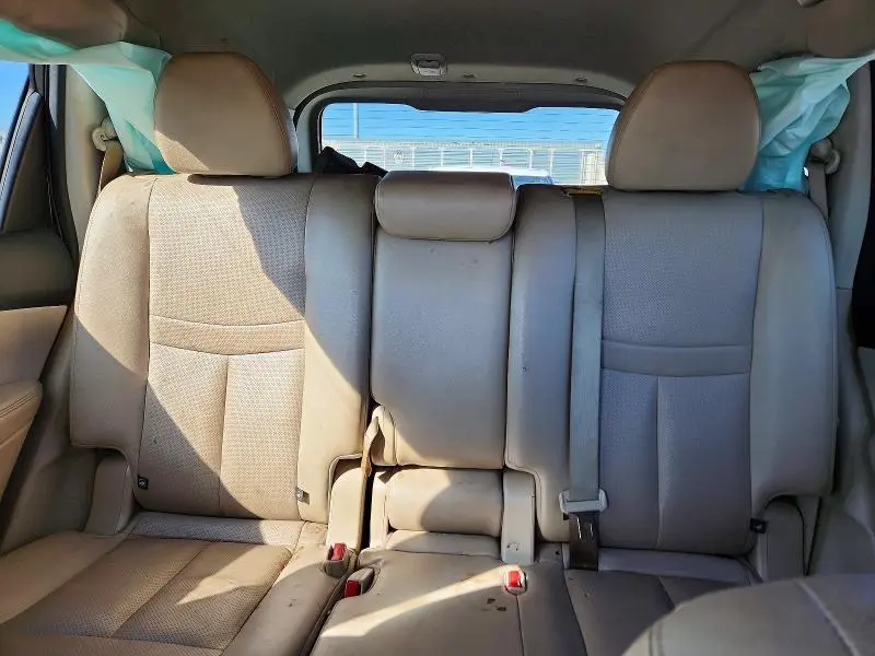 2015 NISSAN ROGUE SL  