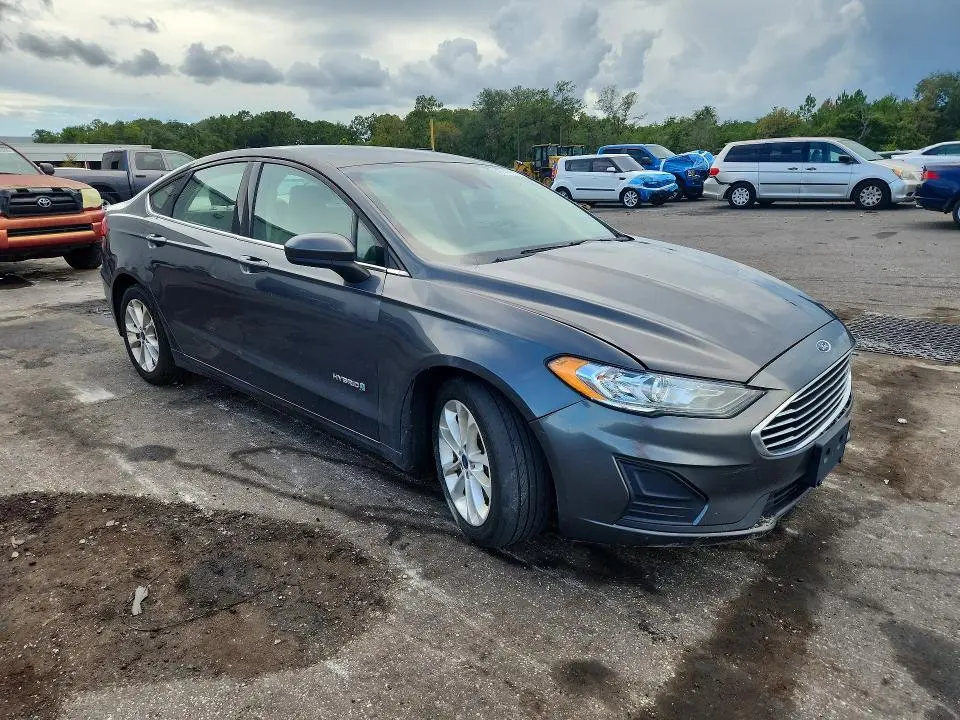 2019 FORD FUSION SE  