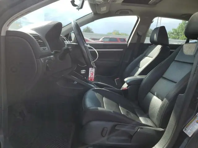 2010 VOLKSWAGEN JETTA SE  