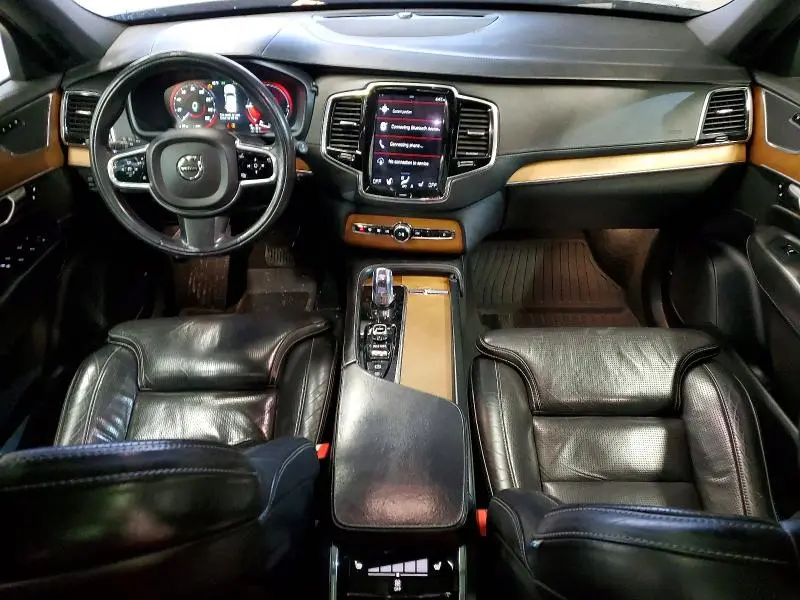 2016 VOLVO XC90 T8  