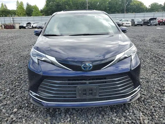 2023 TOYOTA SIENNA LIMITED  
