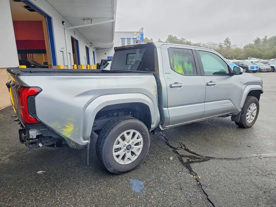 2024 TOYOTA TACOMA SR5  