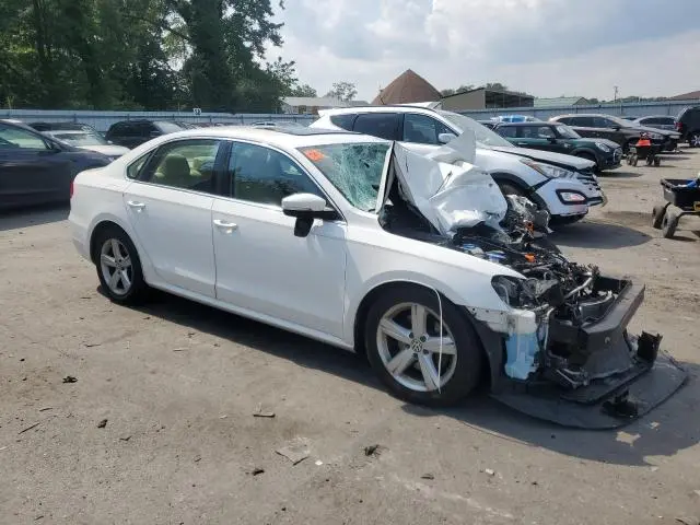 2013 VOLKSWAGEN PASSAT SE  