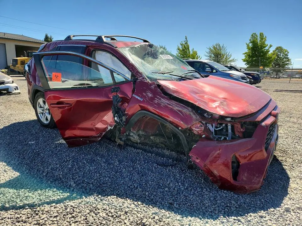 2021 TOYOTA RAV4 XLE  