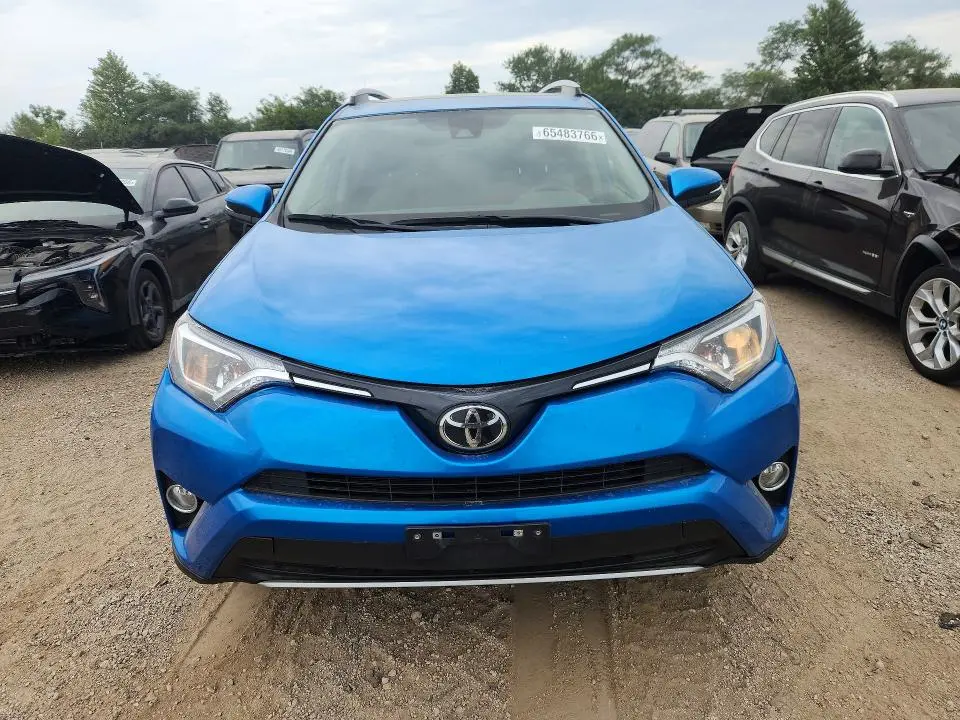 2017 TOYOTA RAV4 XLE  