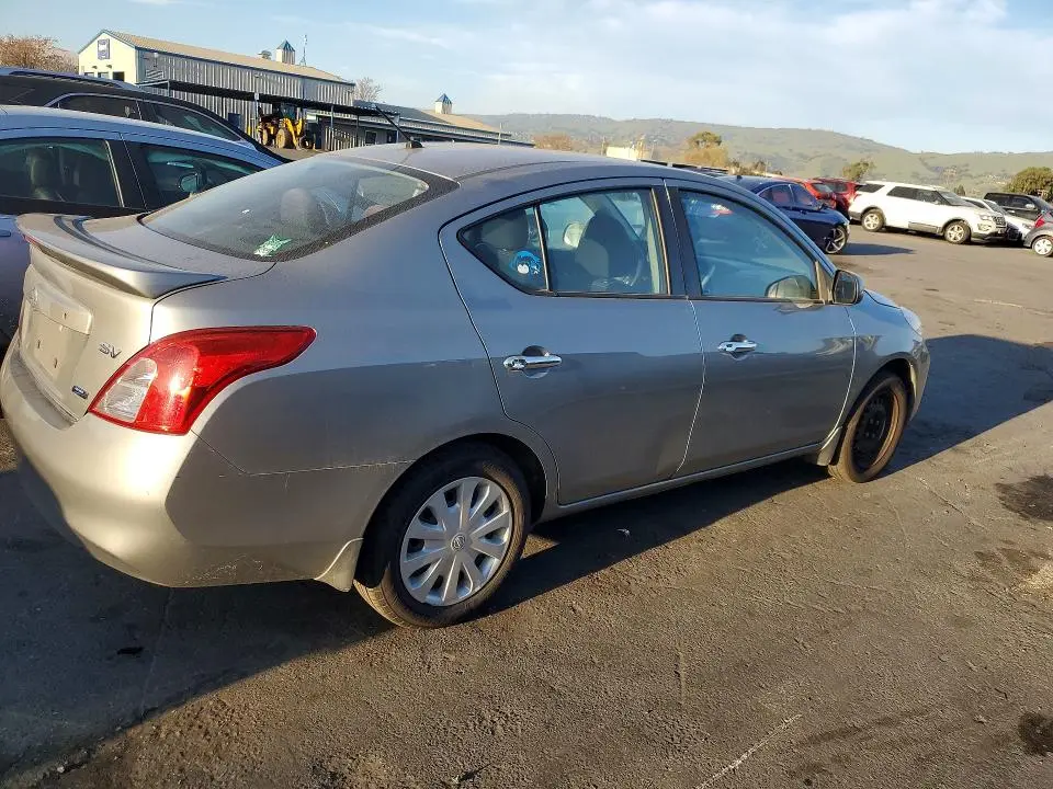 2014 NISSAN VERSA S  