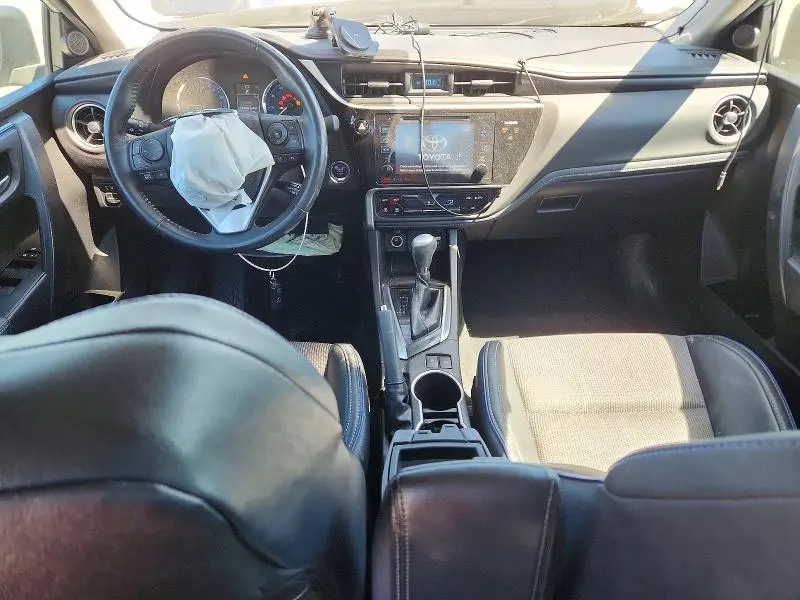 2017 TOYOTA COROLLA SE  