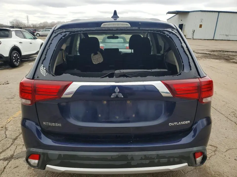 2018 MITSUBISHI OUTLANDER ES  