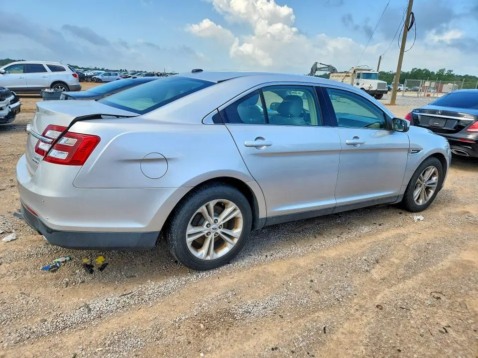 2015 FORD TAURUS SEL  