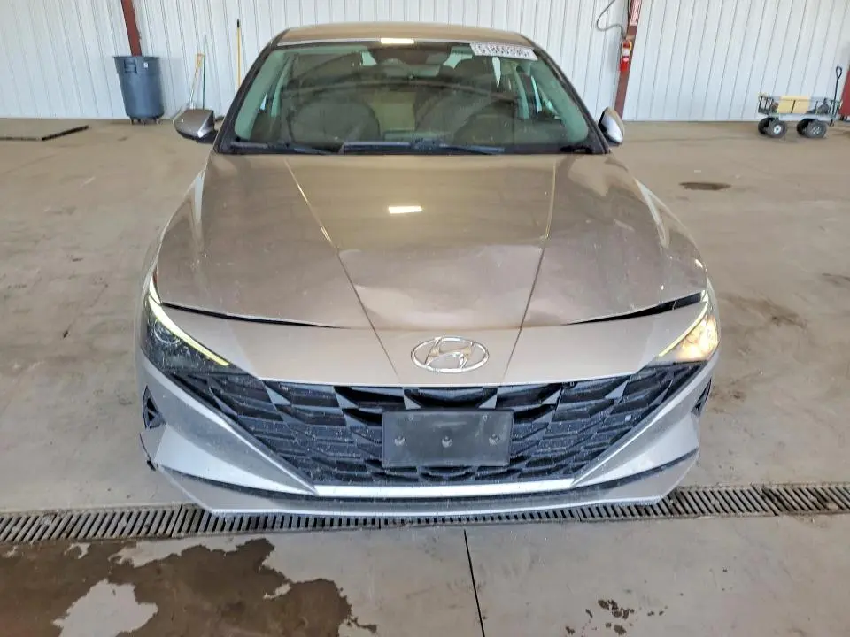 2021 HYUNDAI ELANTRA SE  