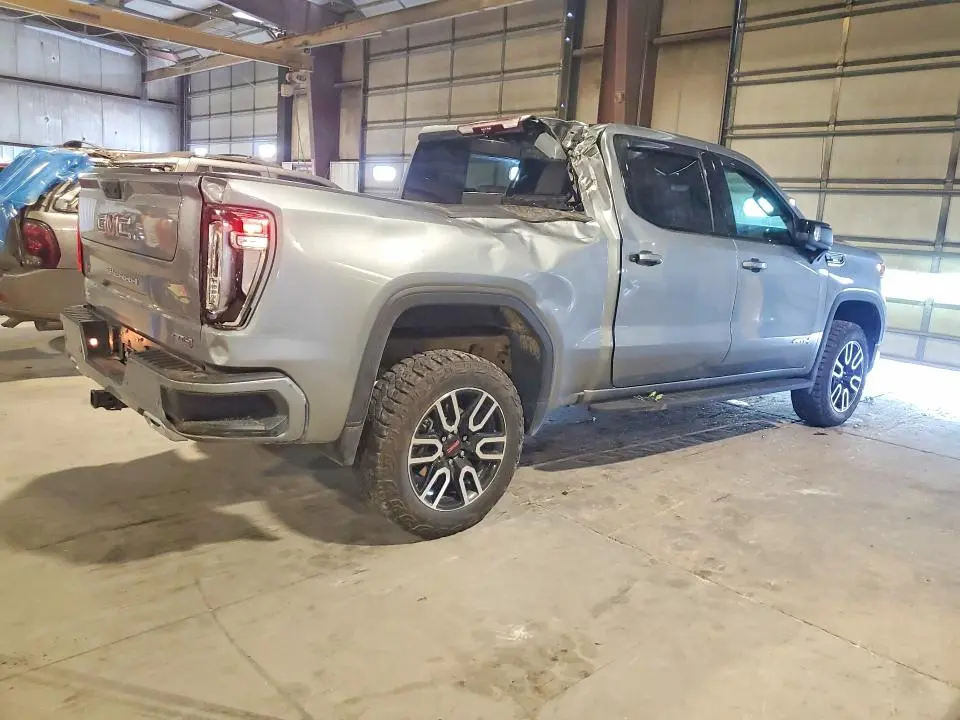 2025 GMC SIERRA K1500 AT4  