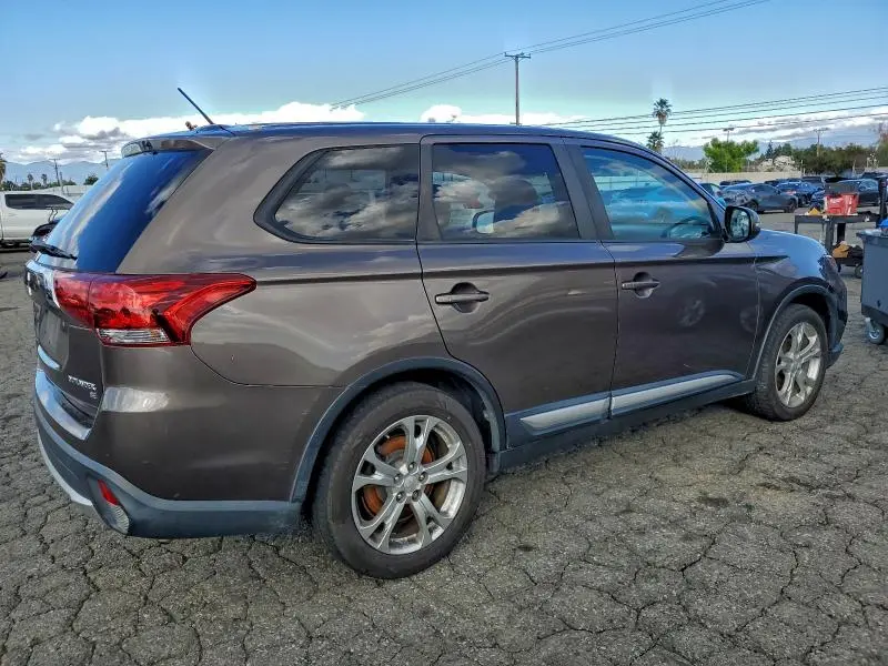 2016 MITSUBISHI OUTLANDER SE  