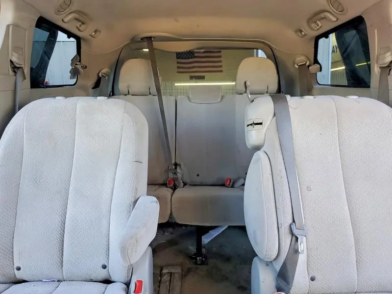 2012 TOYOTA SIENNA LE 8-PASSENGER  
