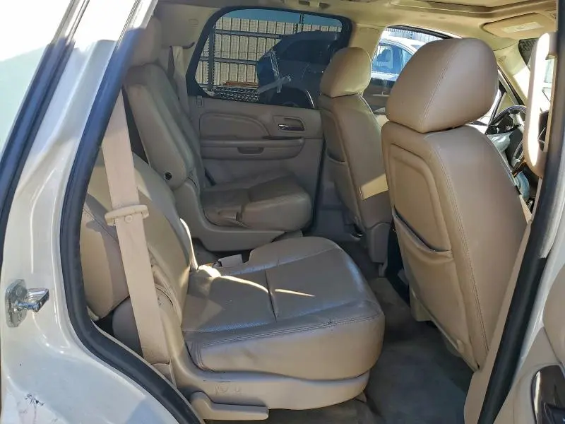 2014 CADILLAC ESCALADE LUXURY  